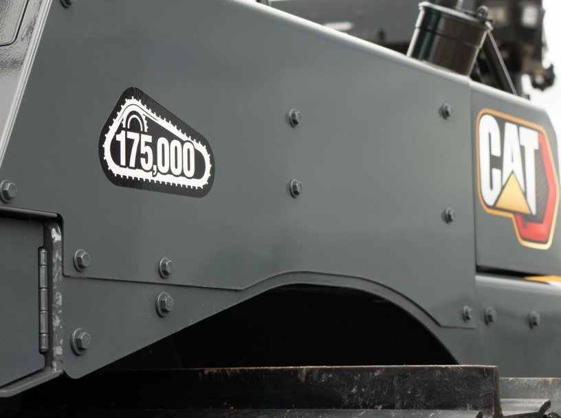 CATERPILLAR CELEBRATES PRODUCTION OF 175,000 MEDIUM HIGH DRIVE DOZERS